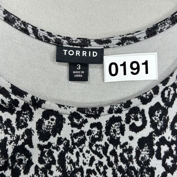 Torrid Top Women 3 3X Gray Black Pull On Short Sleeve Leopard Tee Shirt Blouse - Picture 12 of 12